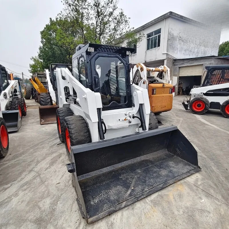 Mini Skid Steer Loader Compact Hydraulic Loader Construction Machinery Front Loader Material Handling Equipment Multi Purpose