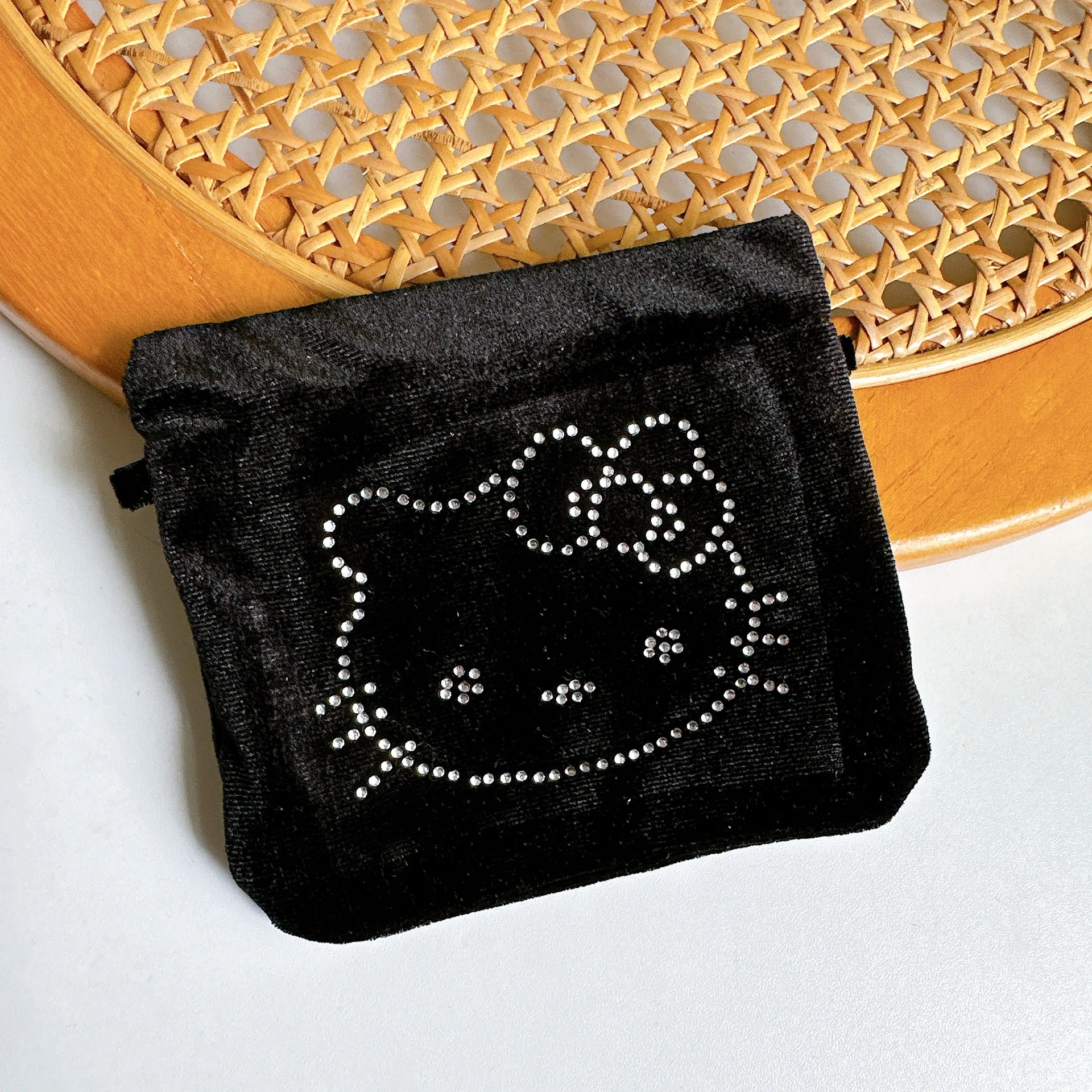 

Бархатная сумка для хранения с рисунком «Hello Kitty», материал Kitty Hot Diamond Craft, портативный квадратный нулевой кошелек, мини-сумка для хранения наушников