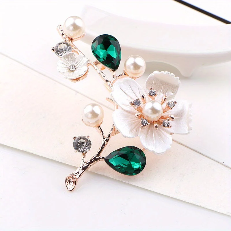High Quality Shell Pearl Flower Brooches for Women Elegant Fashion Pin Crystal Wedding Jewelry