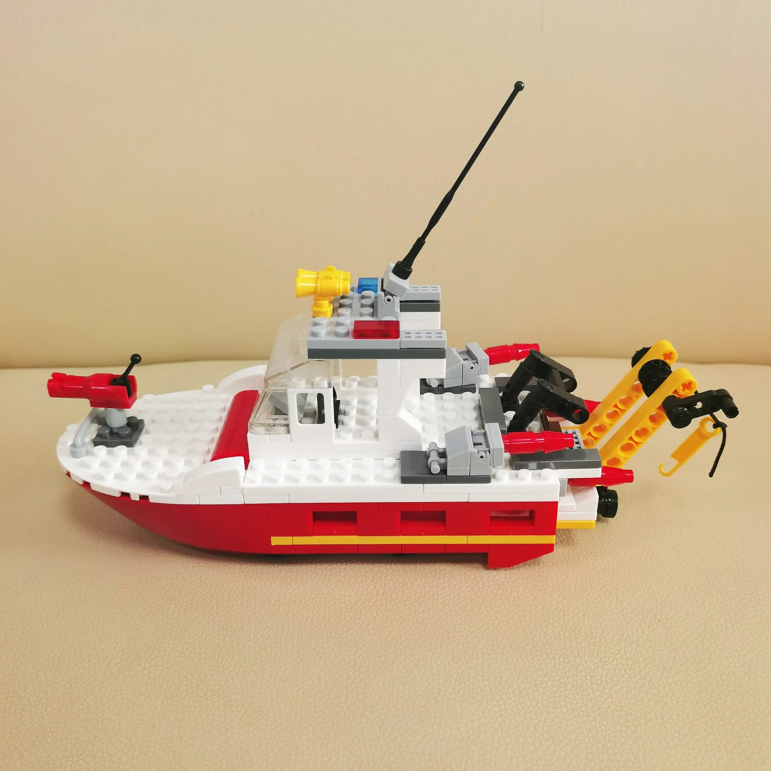 Banbao City Police Chase at sea Military Fire Boat Swat Team Firman Gangster Figures Building Blocks Kids Education Toys Gifts