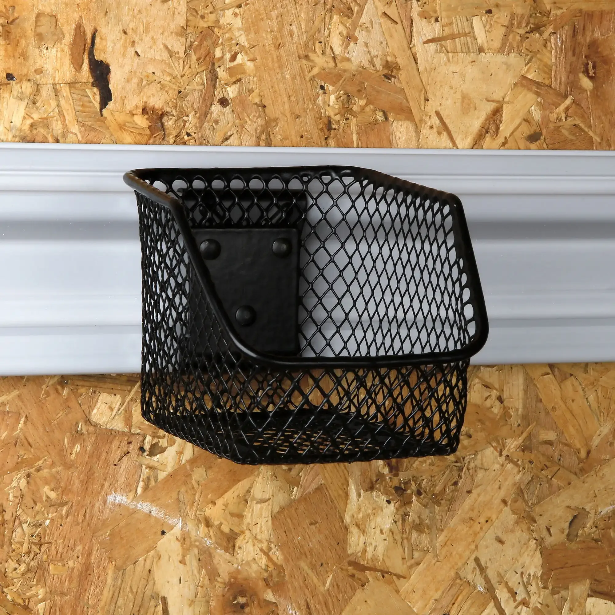 سلة معلقة شبكية معدنية 4 بوصات لنظام السكك الحديدية المفاجئة، خطاف تخزين، أسود، 3.30 بوصة