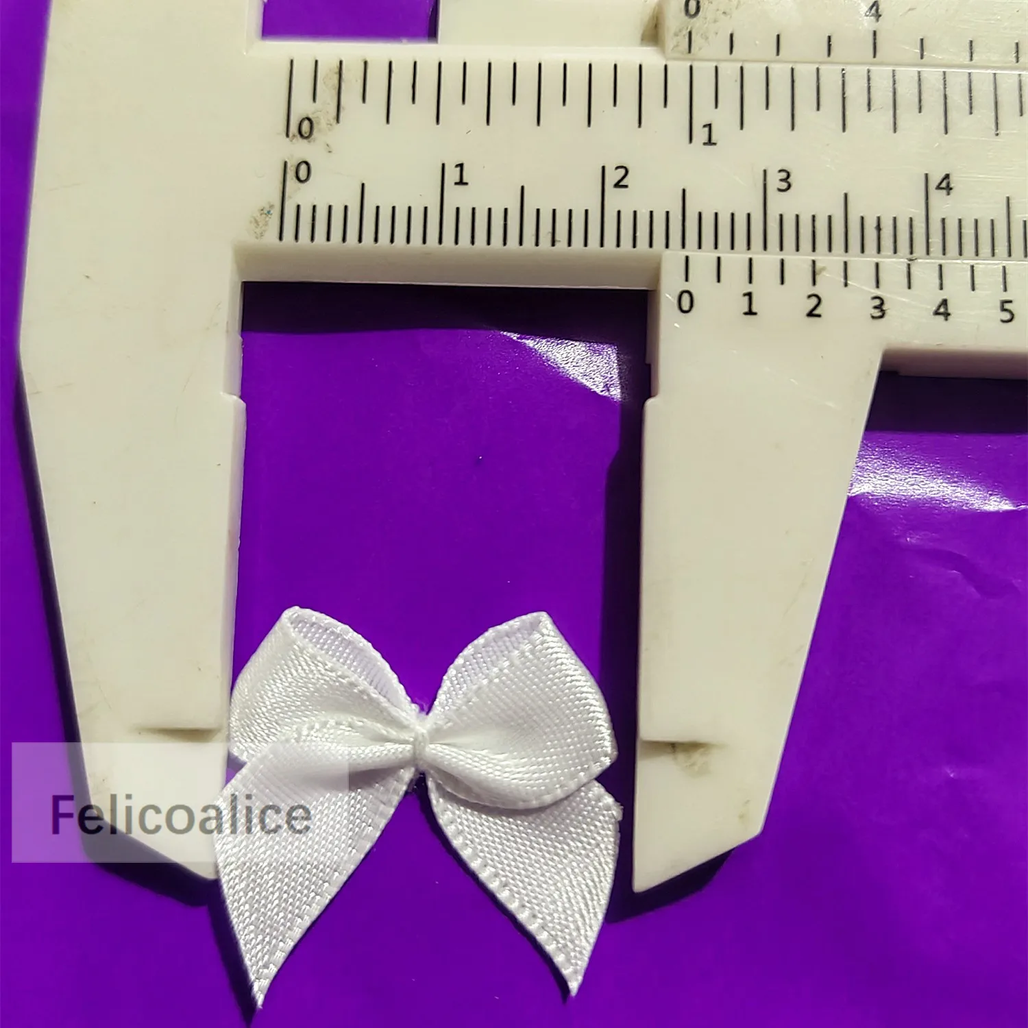 50 Stück rosa Satinband Schleifen Dekoration Schleifen für Bastelpakete kleine Schleife Geschenkverpackung Blume DIY Hochzeit Schleife Geburt 25 ± 3 mm – Detail 14