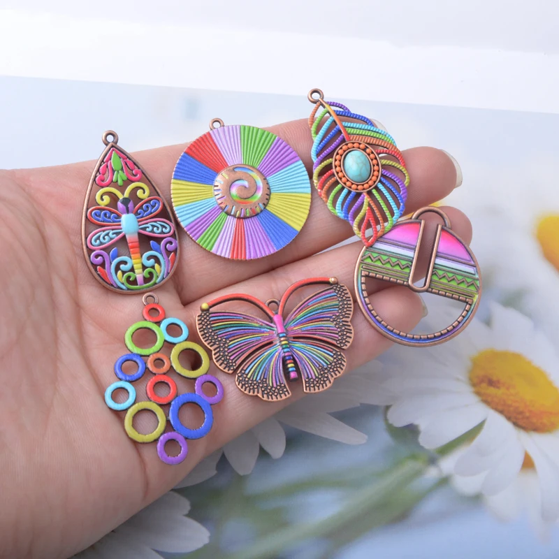 12 Stück Schmuckdekorationen: Federn, Libellen, Mädchenanhänger im böhmischen Strandstil, bunt bemalte Legierungs-Sommeranhänger – Detail 6