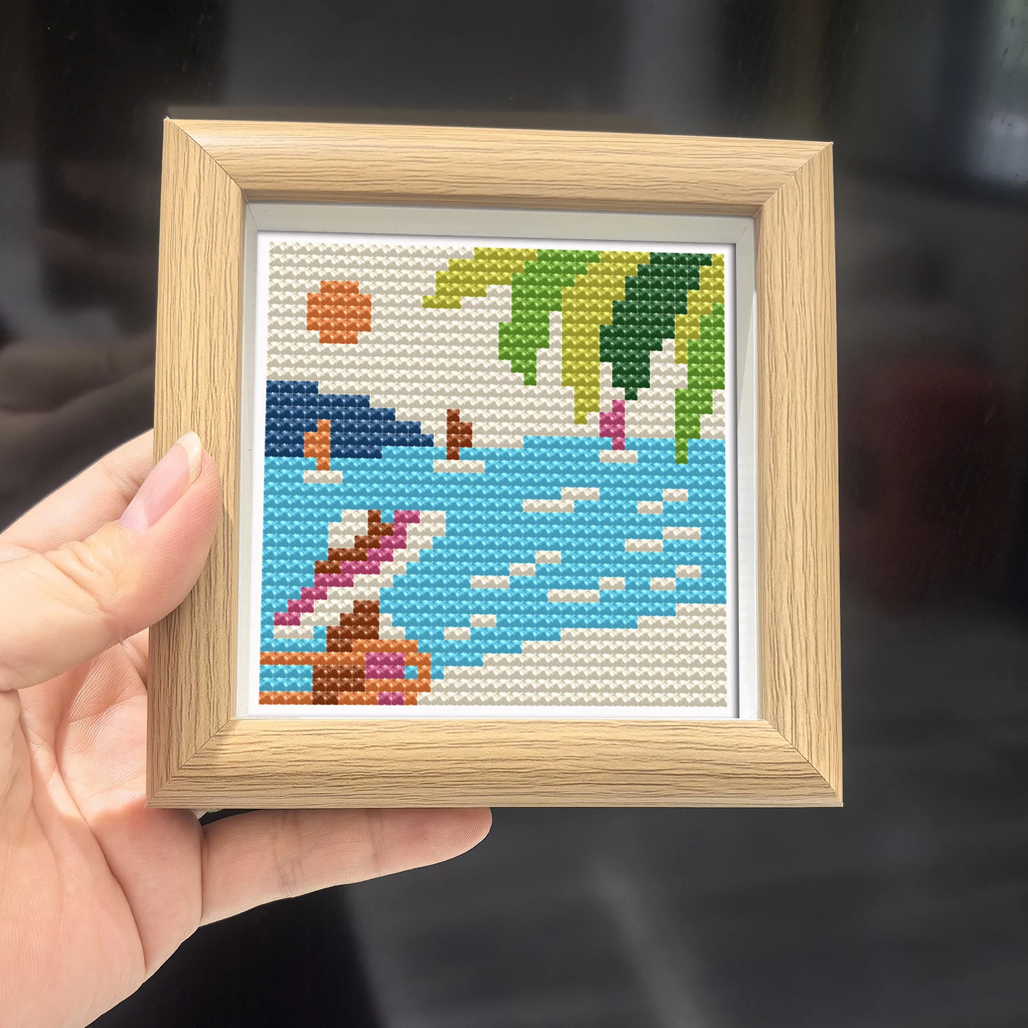 Mini Beach Scenery Cross-Stitch Kit with Frame, DIY Simple Handmade Embroidery Material Pack, 4inch Desktop Ornament for Children's Bedroom Decoration, Holiday Craft Practice
