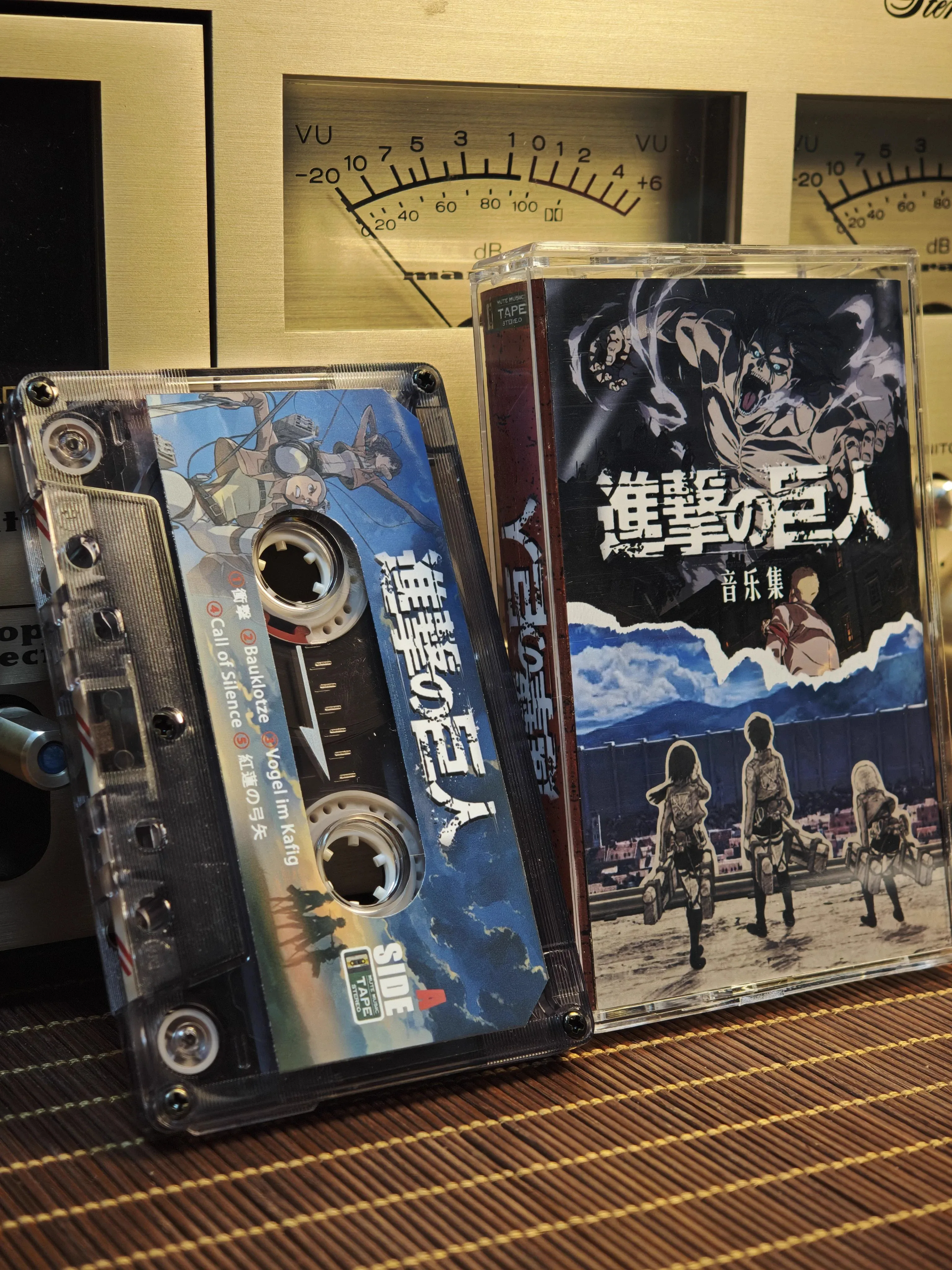 

Аниме Атака Титанов Эрен Йегер Музыкальная Лента Greatest Hits OST Альбом Кассеты Косплей Walkman Автомобильный Рекордер Звуковые Долки Коробка Подарок