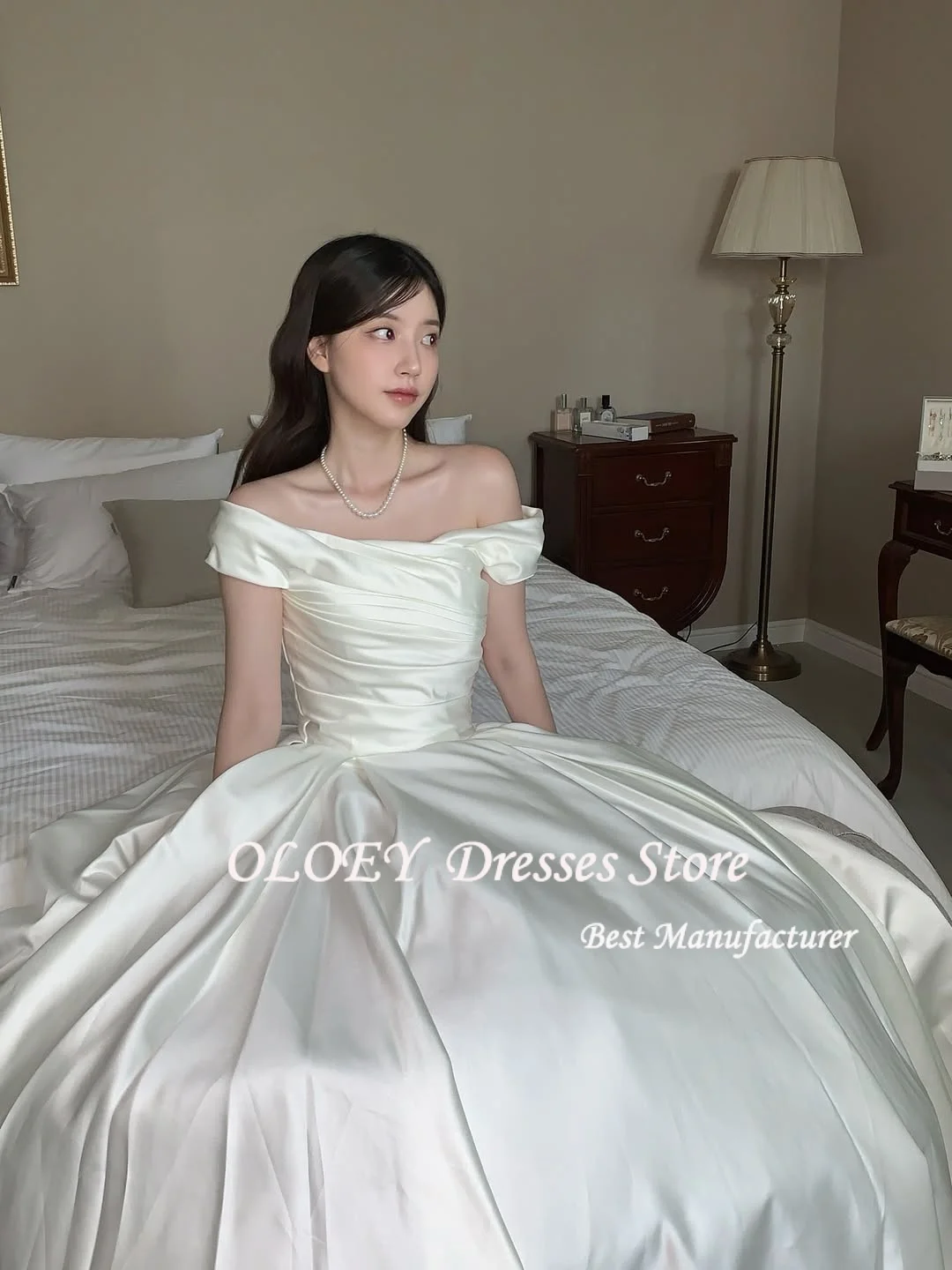فساتين زفاف كورية أنيقة مكشوفة الكتف من OLOEY على شكل حرف a من الحرير والساتان لالتقاط الصور فساتين زفاف بسيطة مخصصة مشد الزفاف #6