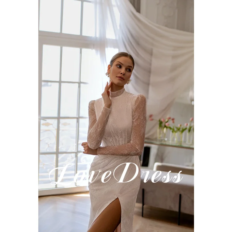 Love Modern Abito da sposa a sirena in pizzo con collo alto Abito da sposa avorio a maniche lunghe Abito da sposa sexy con spacco laterale alto Bottoni senza schienale Lunghezza pavimento