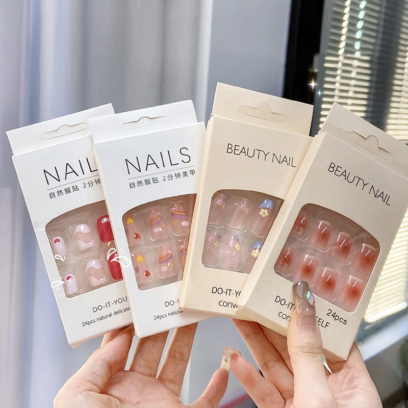 2025 plus récent 24 pièces/ensemble Nail Art français faux ongles ensemble avec colle ABS plastique-autocollants pour ongles courts simples