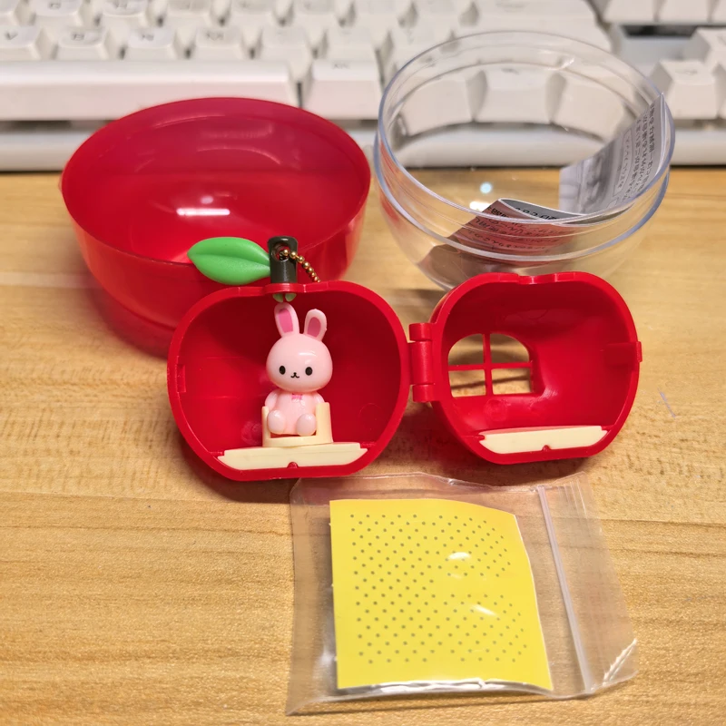 Giocattoli Spirits Gashapon Figura Anime Miniatura Cute Apple House Animale Modello in scatola Keychian Figurine Capsula Doll Mini Modello