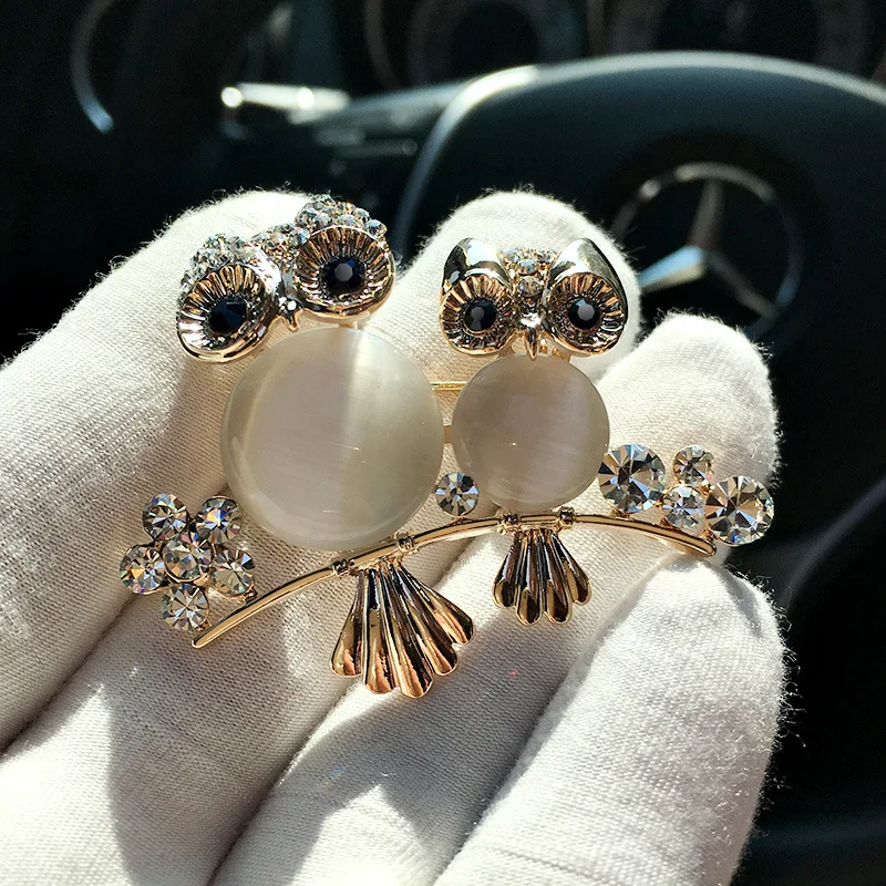Factory Wholesale Rhinestone Inlaid Cat's Eye Crystal Owl Brooch Pin Versatile Suit Clothing Accessory Corsage