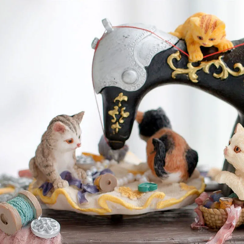 Retro Cartoon Style Resin Cat Sewing Machine Music Box Desktop Ornament Birthday Gift Living Room Creativity Home Decoration