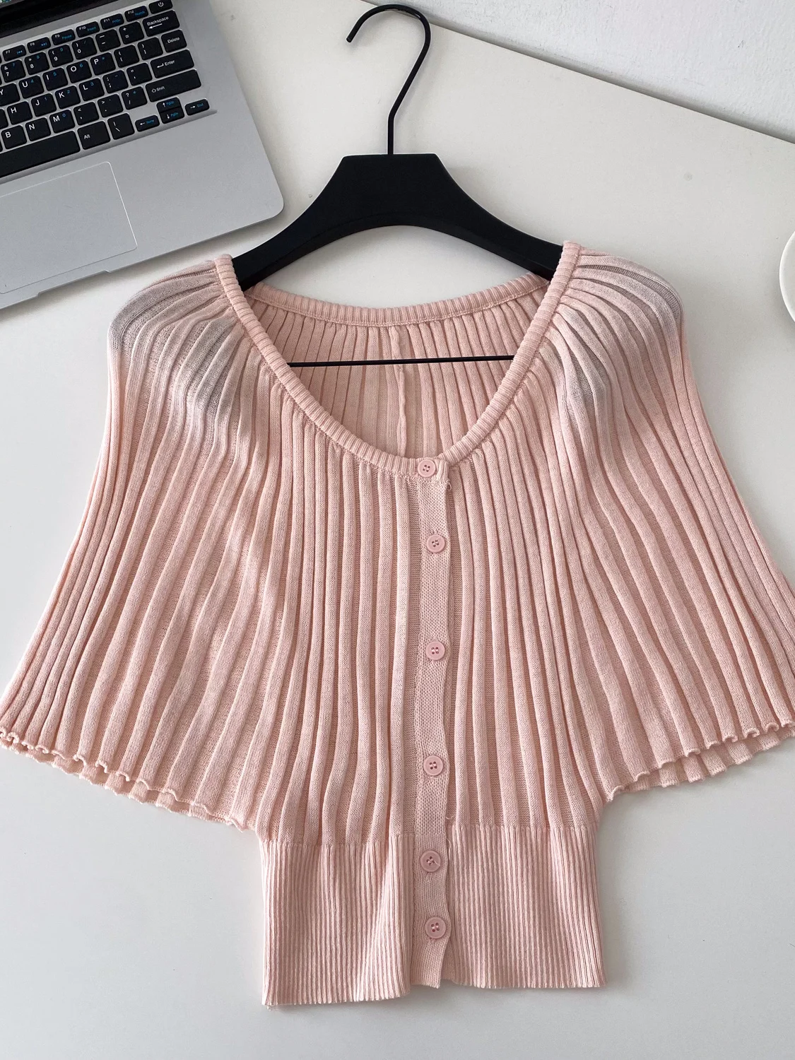 Slim Fit Knitted Short Cardigan Women's Summer Commute Top Fashionable Waist-Cinching Vest Gentle Breeze Intelligent Design