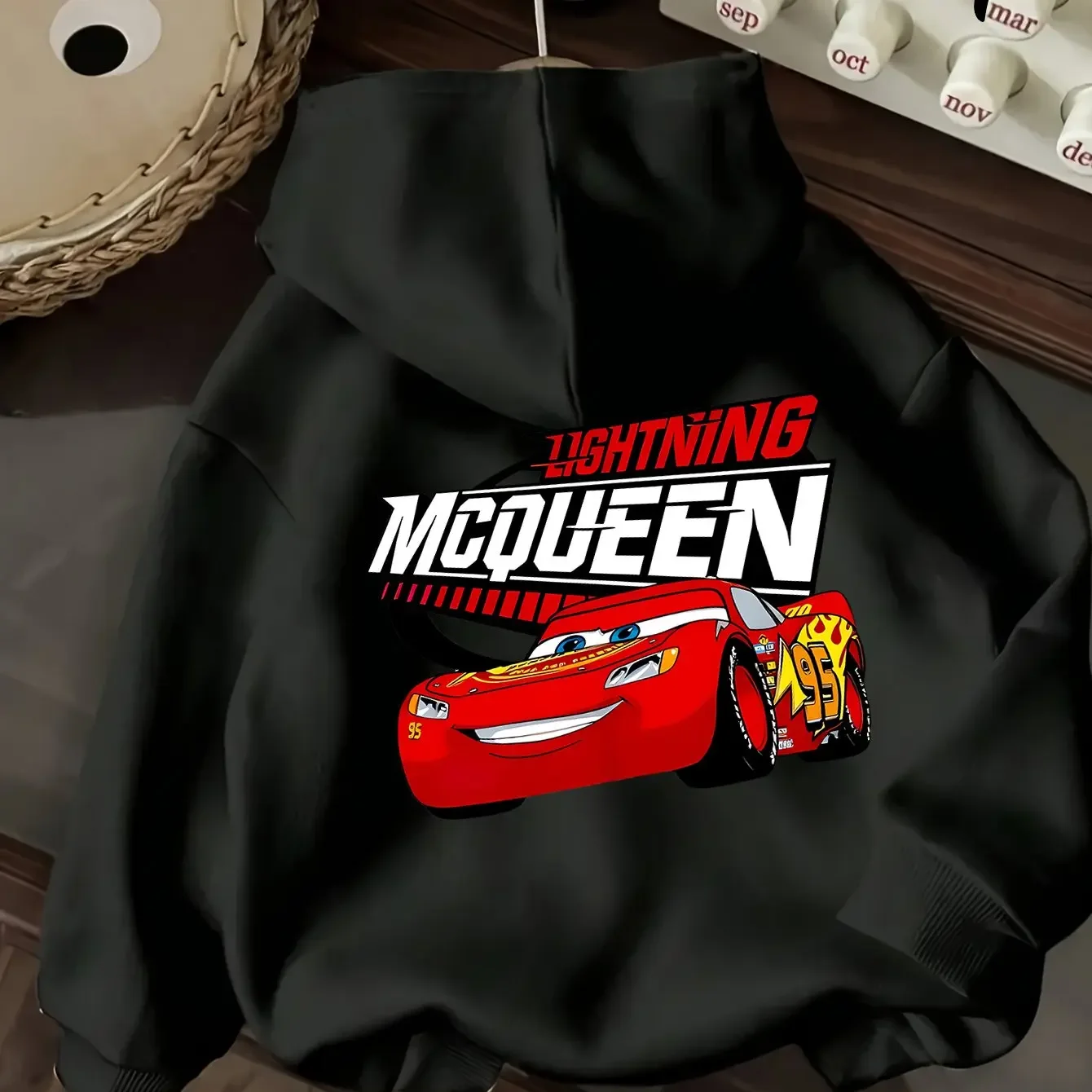 

Толстовка с принтом гоночного автомобиля из мультфильма «Быстрый Майк» с официальной лицензией Disney | Унисекс, повседневная одежда с длинными рукавами