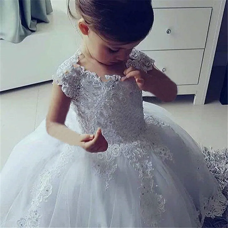 Sleeveless Ball Gown Princess Flower Girls Dresses Appliques with Beaded Stunning Cute Girls First Communion Dress White