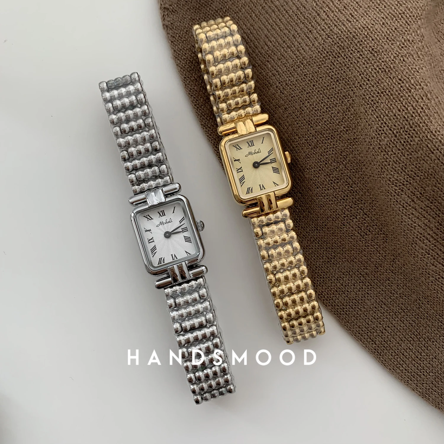 

Легкие роскошные модные нишевые квадратные маленькие циферблаты в античном стиле, изысканные кварцевые часы для женщин, легкий роскошный темперамент