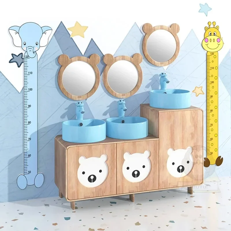 خزانة حمام من الخشب الصلب للأطفال في رياض الأطفال، وحوض غسيل مرتفع ومنخفض للأطفال برسوم كرتونية، وخزانة مجموعة مغسلة
