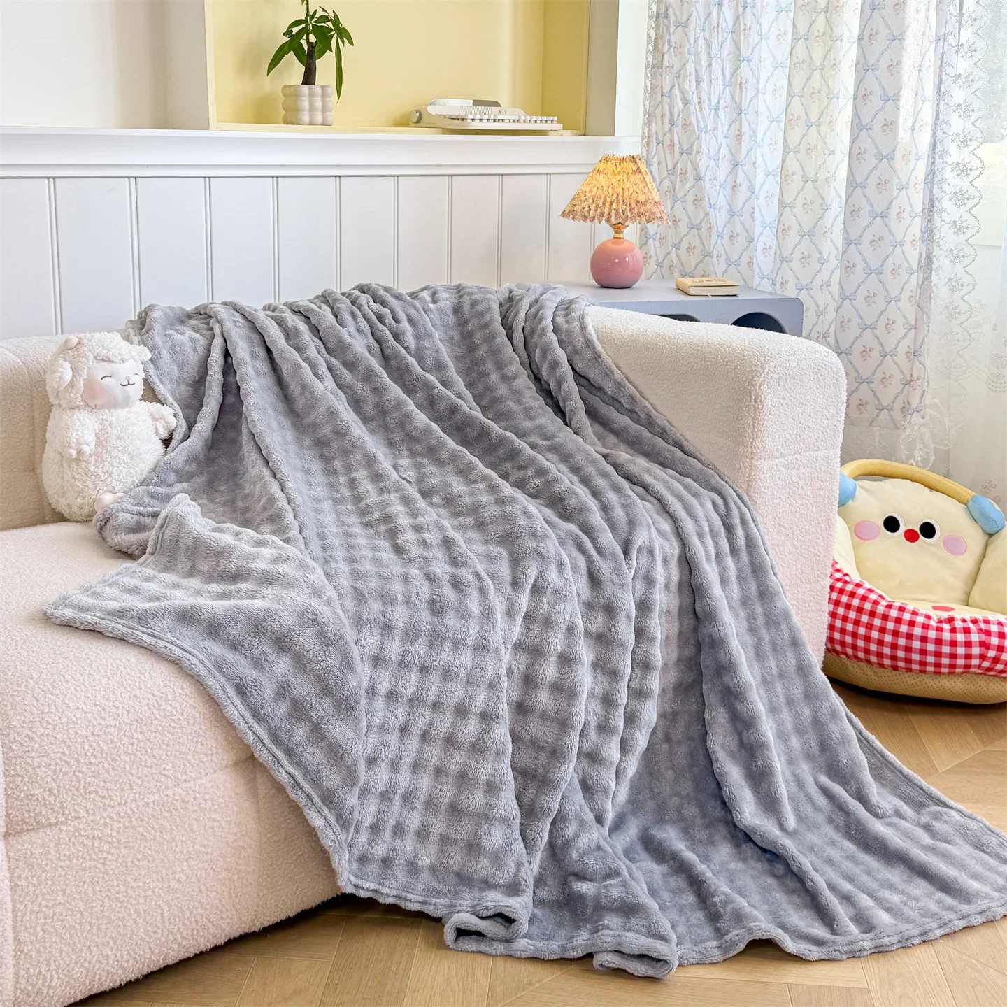 Bubble Grid Milk Velvet Blanket Soft Warm Flannel Throw Blanket Sofa Bed Office Nap Lightweight Air Conditioning Cover Blanket