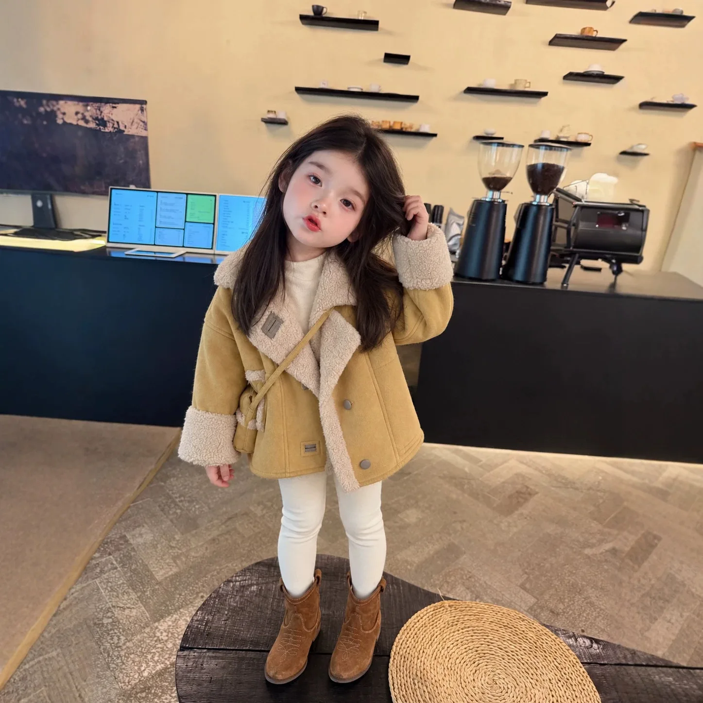 Girls' Coat 2026 Autumn and Winter New Children's Clothing Korean Style Girl Baby Warm Foreign Gas Fur Integrated Coat with Bag