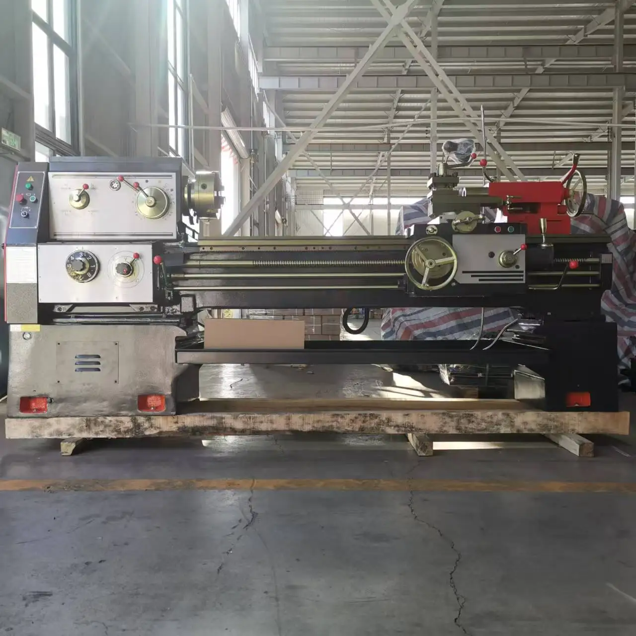 CA6150 1000MM Large Main Shaft Hole Manual Mechanical Horizontal Metal Lathe Machine  220v Universal Torno Motor Core Components