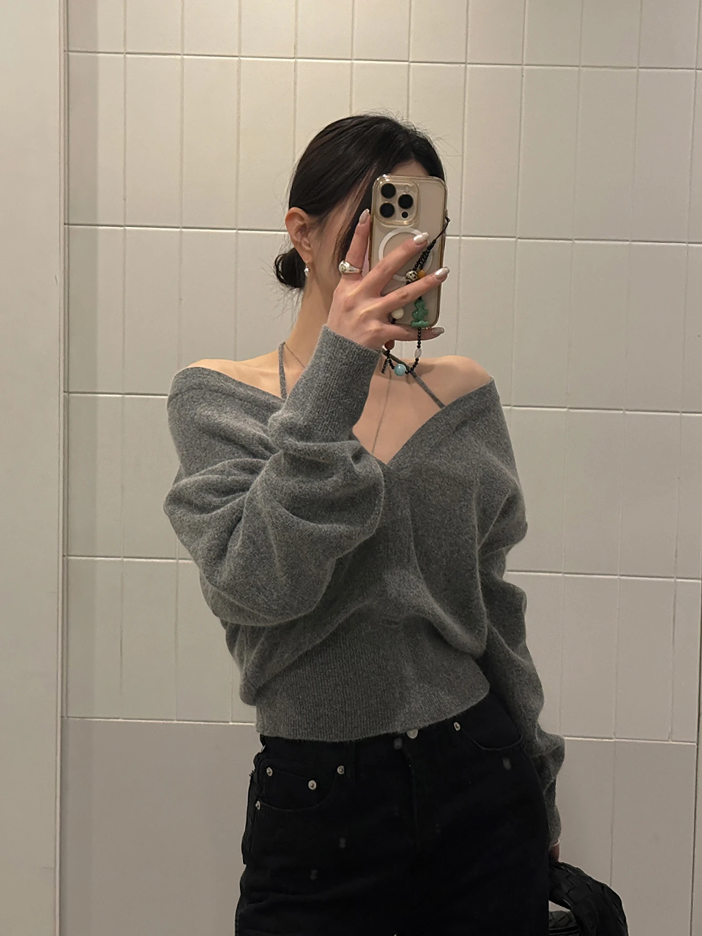 Sexy Spicy Girl V-neck Shoulder-baring Two-wear Knitted Sweater Women's Waist-cinching Slimming Thin Sweater Autumn 2025 New ...