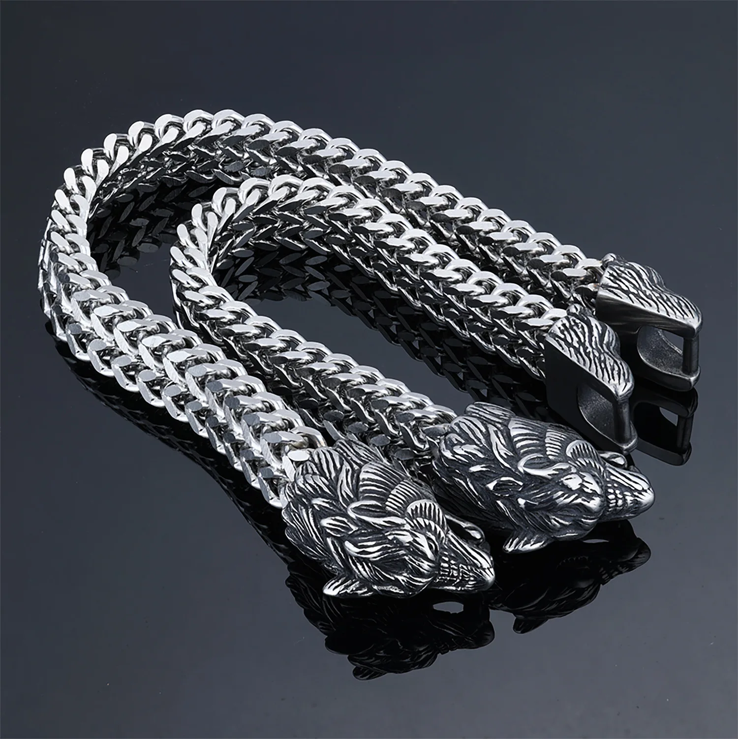 Stainless steel cross-border hot-selling European and American hot-selling animal series wolf head shape woven bracelet