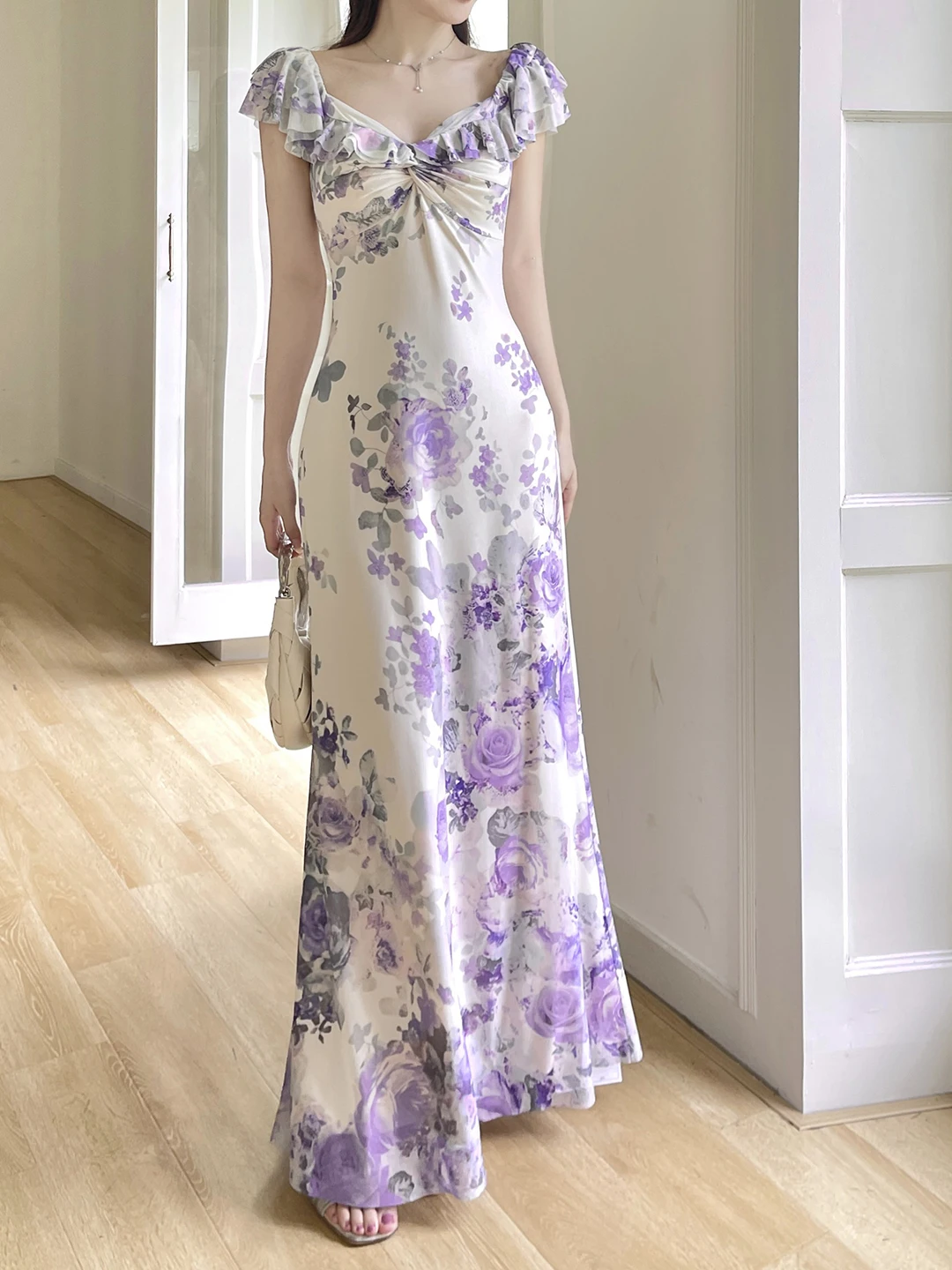 

Elegant Kink Floral Sexy V-neck Purple Printed Flying Sleeve Dresses For Women Slim-fit Pleated Resort Style Casual Maxi Dress