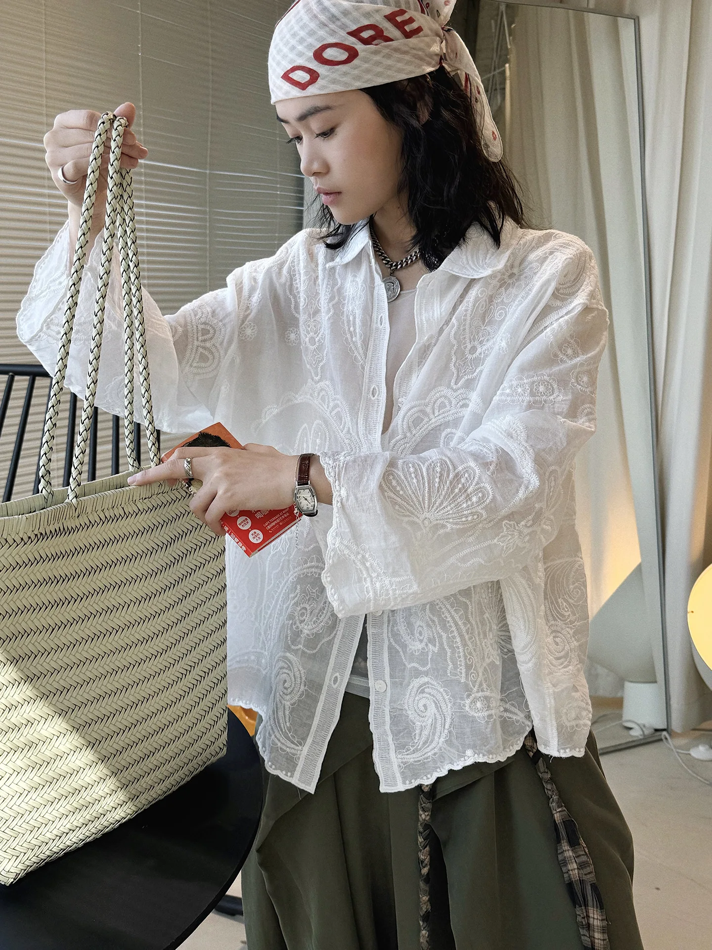 

Весенне-летняя новинка: французский ретро-кардиган с вышивкой, легкий и тонкий, полупрозрачный, для женщин.