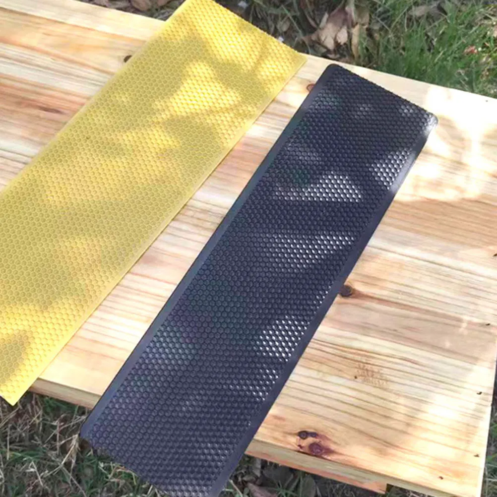 

4pcs Beeswax Foundation Sheets Plastic Beehive Frames Honeycomb Base Accessories for Beekeeping Equipment Nest Building Tools