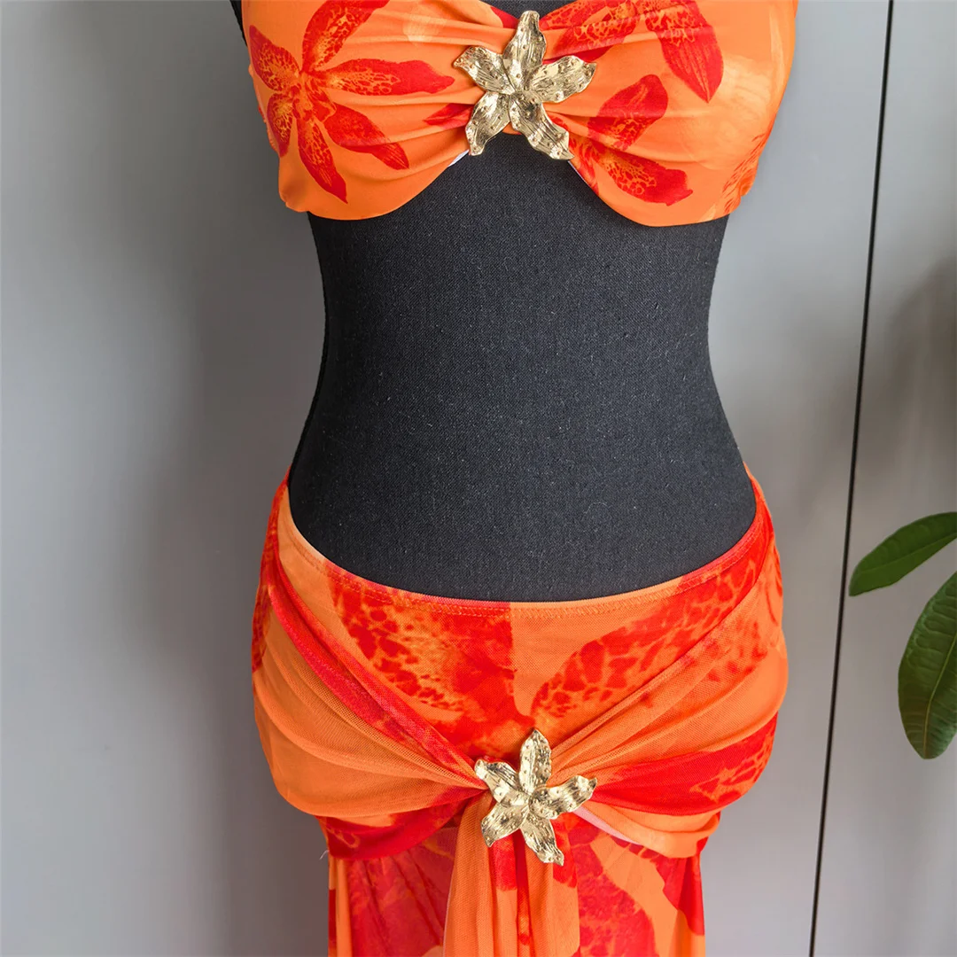 Neu mit Rock, Metallblumenmuster, Bikini, Damen-Badeanzug, dreiteiliges Bikini-Set, Badebekleidung, Badeanzug, Schwimmbekleidung V7285 – Detail 5