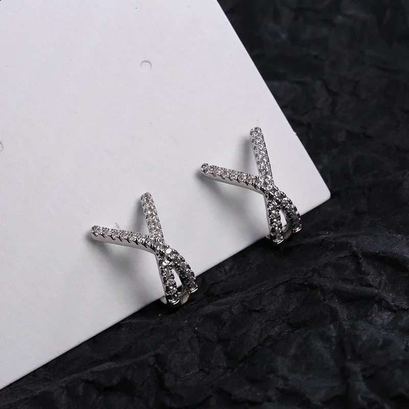 1PC Fashion Exquisite Rhinestone Crystal Cross Ear Cuff No Ear Hole Clip on Earring for Woman 2023 Trend Jewelry Christmas Gift