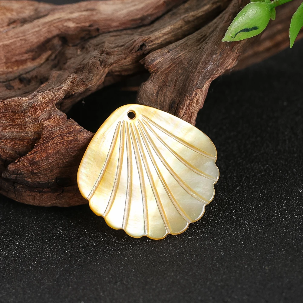6PCS Scallop Shape Shell Pendant Natural Yellow Mother of Pearl Sea Shells Charms Bead for DIY Jewelry Making Necklace Earrings view 3