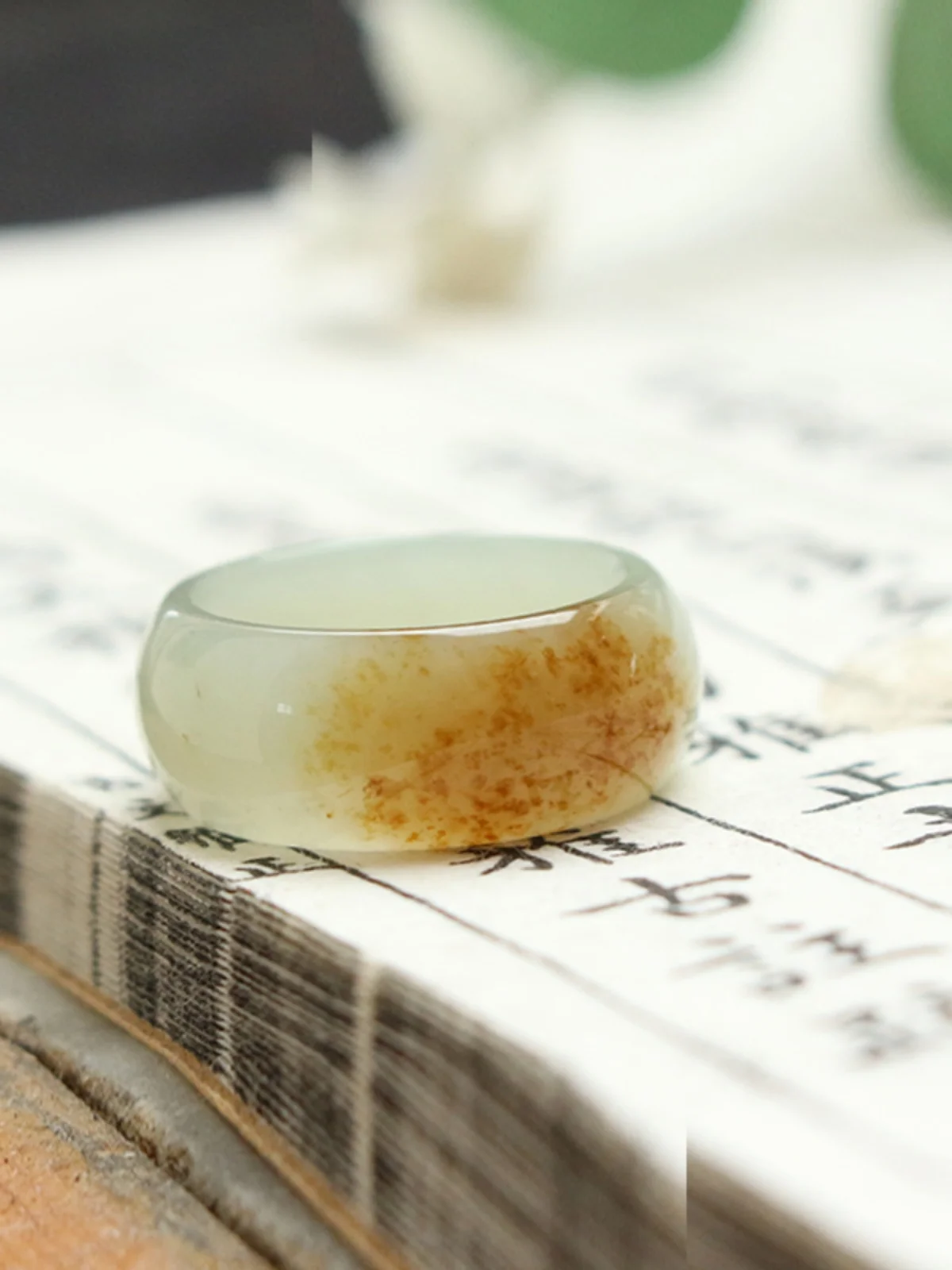 One bite sugar wide version Hetian jade sugar white jade classic fashion tire men's and women's index finger ring