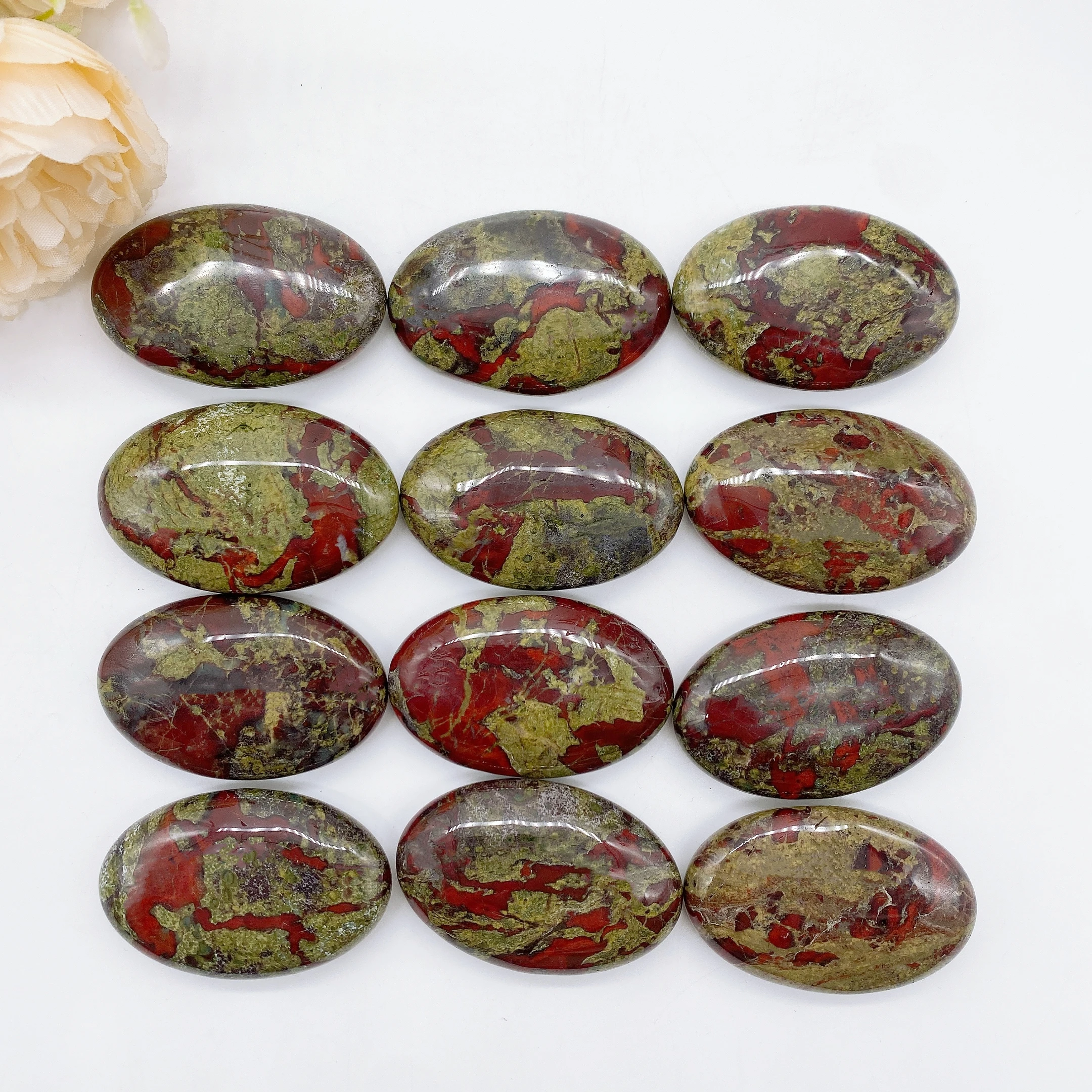 55*35MM Natural Crystal Pocket Palm Stone Energy Gemstone Reiki Dragon Blood Stone Crystal Healing Gift Mineral message tool