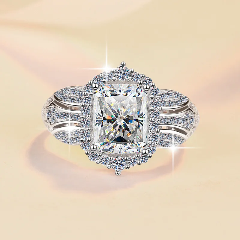 

Модное женское кольцо Moissanite 3Ct PT950 Platinum Radiant-Cut - прозрачный муассанит, модная роскошь, лучший элитный подарок