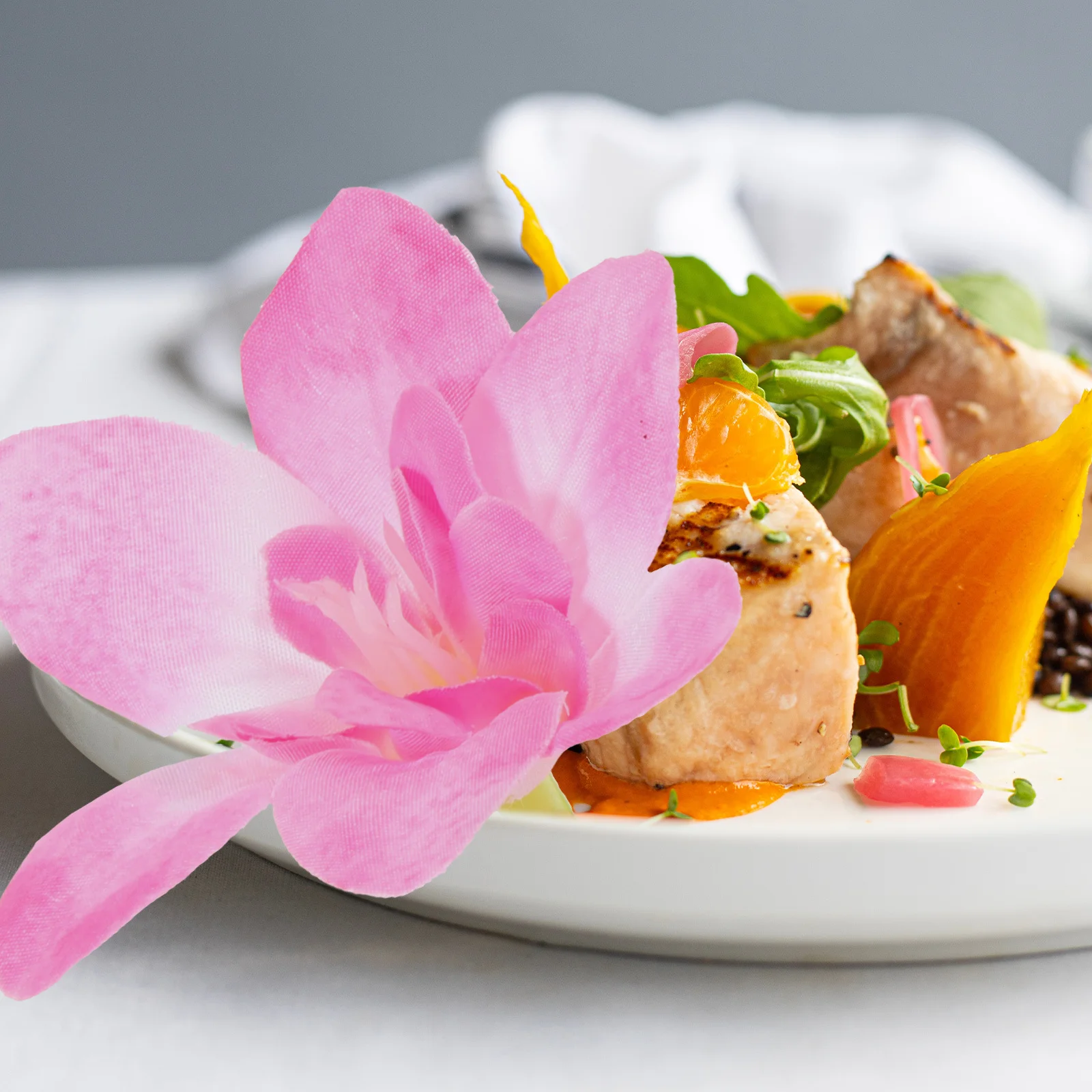 

20Pcs Artificial Flower Plate Decoration Realistic Orchid Sushi Plate Decor Food Dish Flower Ornament Fake Plant Decor