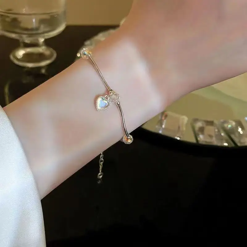 Pulsera Irregular de diseño único para mujer, brazalete elegante con corazón delicado, joyería Premium para fiesta, regalo, venta al por mayor, nueva tendencia de moda, 2023