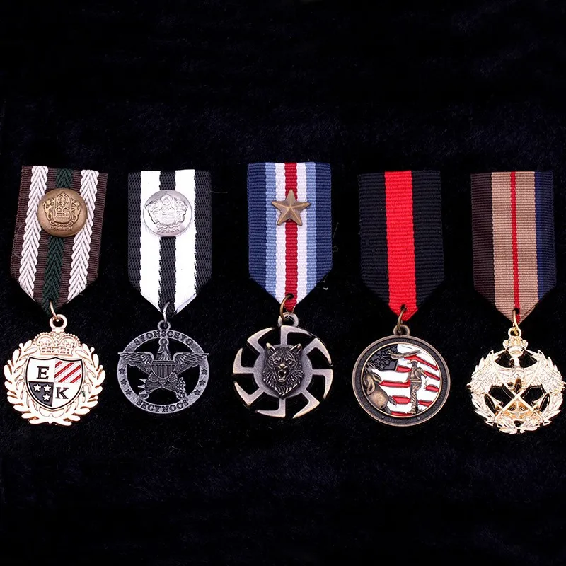 New Men's and Women's Harajuku Medal, European and American Metal Ribbon brooch, small badge, navy style brooch, suit clip