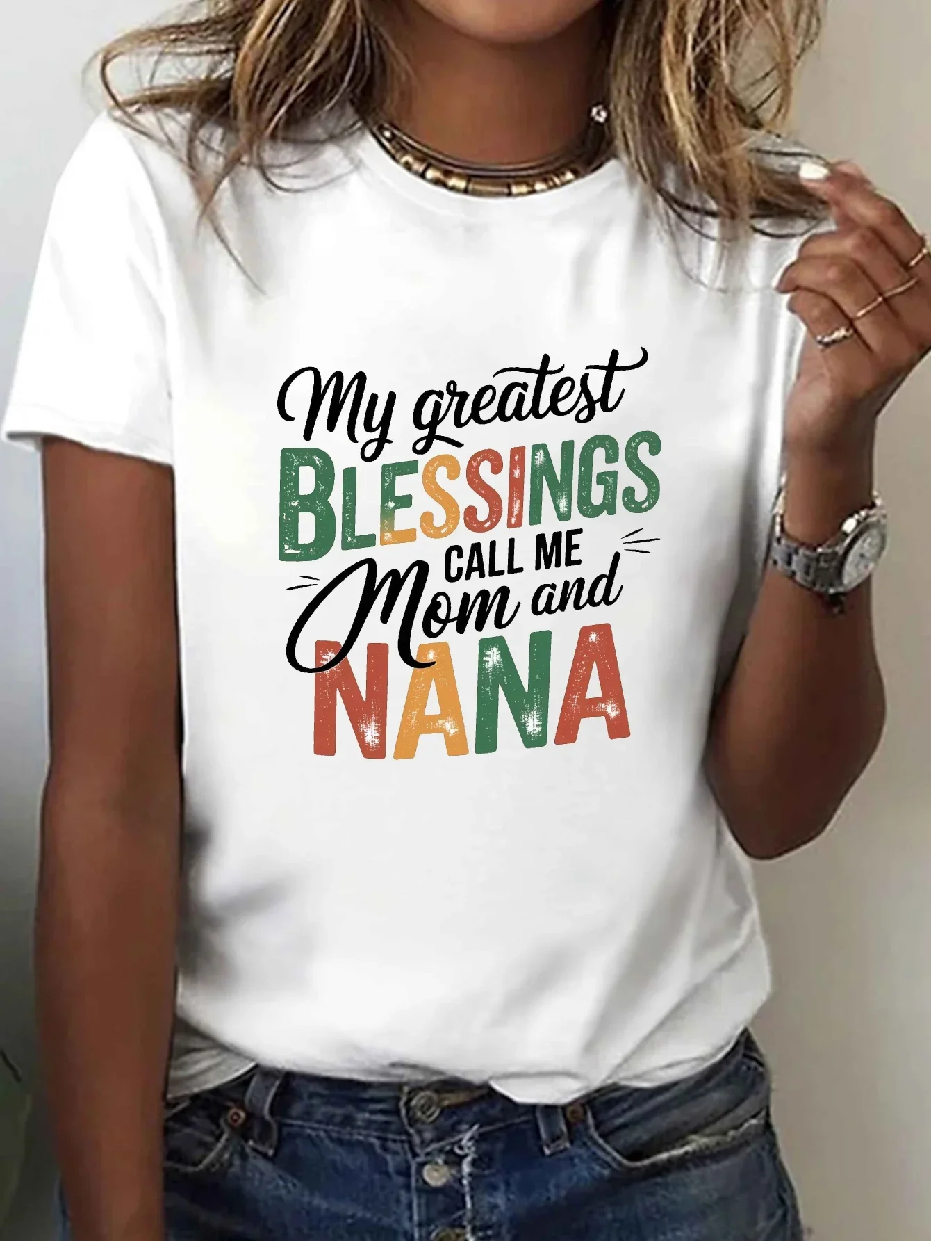 

Женская повседневная футболка с круглым вырезом и принтом «My Greatest Blessings Call Me Mom & Nana» — трикотаж с геометрическим узором, всесезонный
