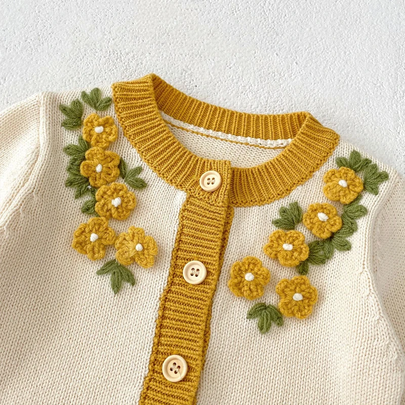 New autumn baby clothing, 0-3 year old girls, three-dimensional crochet knitted jacket