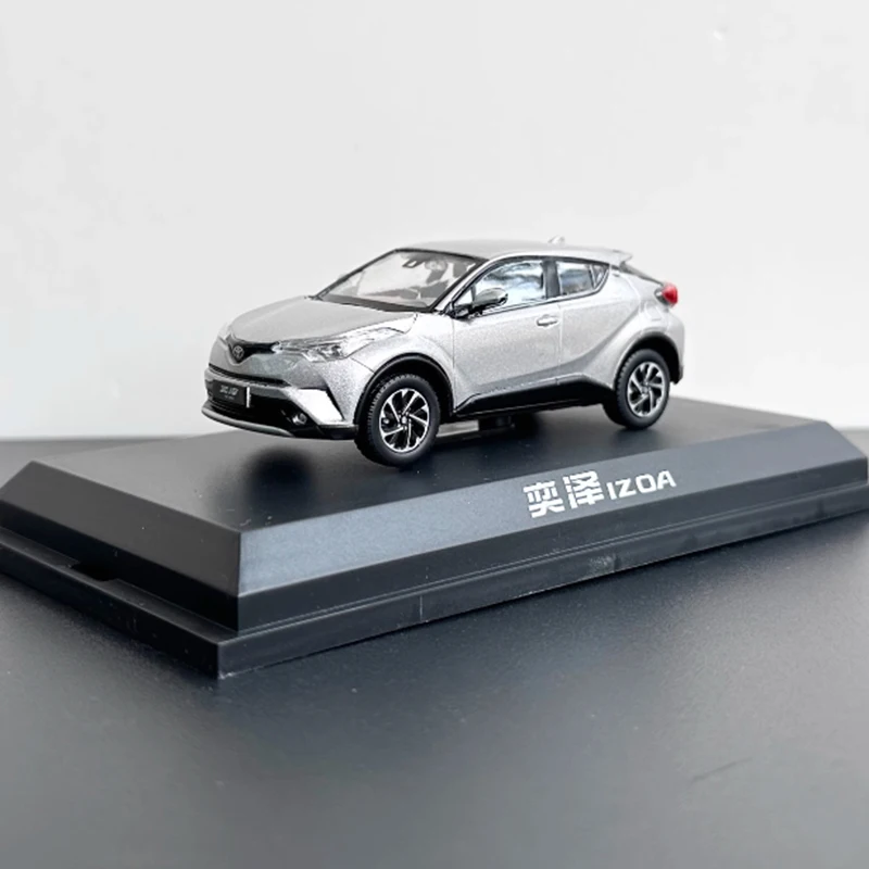 Diecast 1:43 Scale IZOA Alloy Car Model Collection Souvenir Static Display Ornaments Vehicle Decoration Toy Boy Holiday Gift