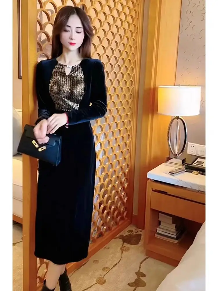Yujie Style Round Neck Long Sleeved Heavy Velvet Women\'s Autumn and Winter New Style Hollow Out Slim Fit Dress