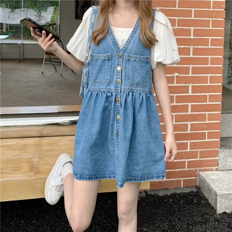 

Cute and Elegant Denim Suspender Dress for Young Girls.New Summer Fashion Style Denim Single-breasted Sleeveless Dress for Women