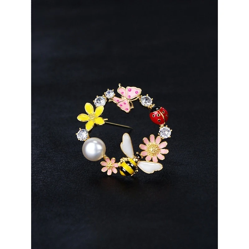 

Insect Flower Brooch, New Chest Flower Badge, Round Pin, Anti Slip Buckle, Suit Accessories, Women's High-end