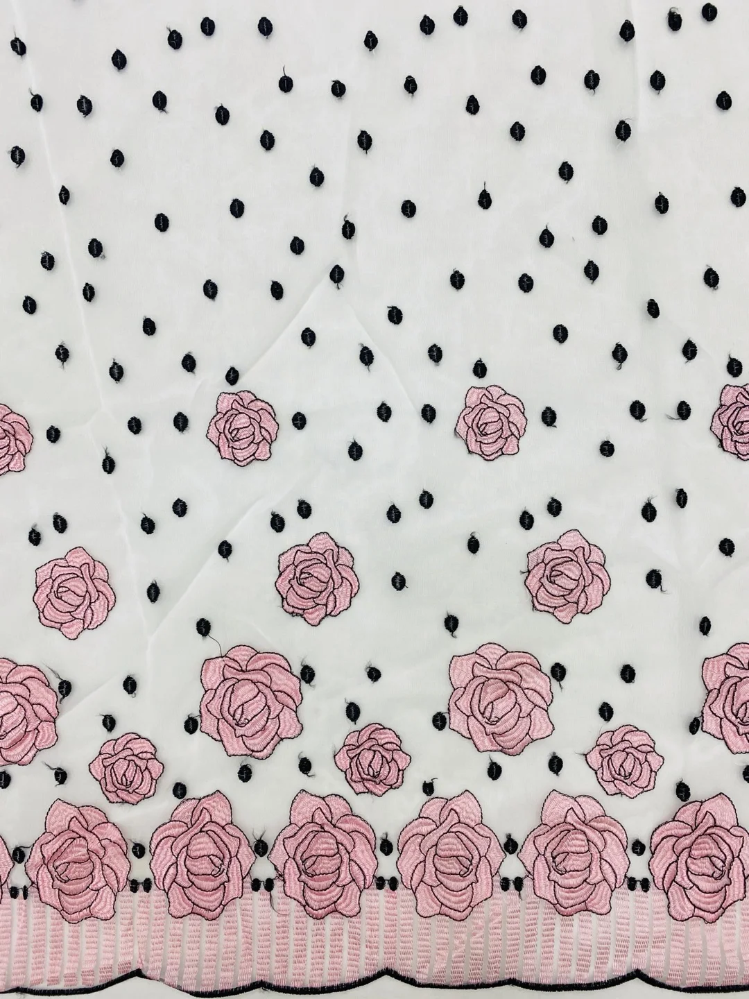 Rosas e bolinhas bordadas Renda, Estilo romântico, Fantasia