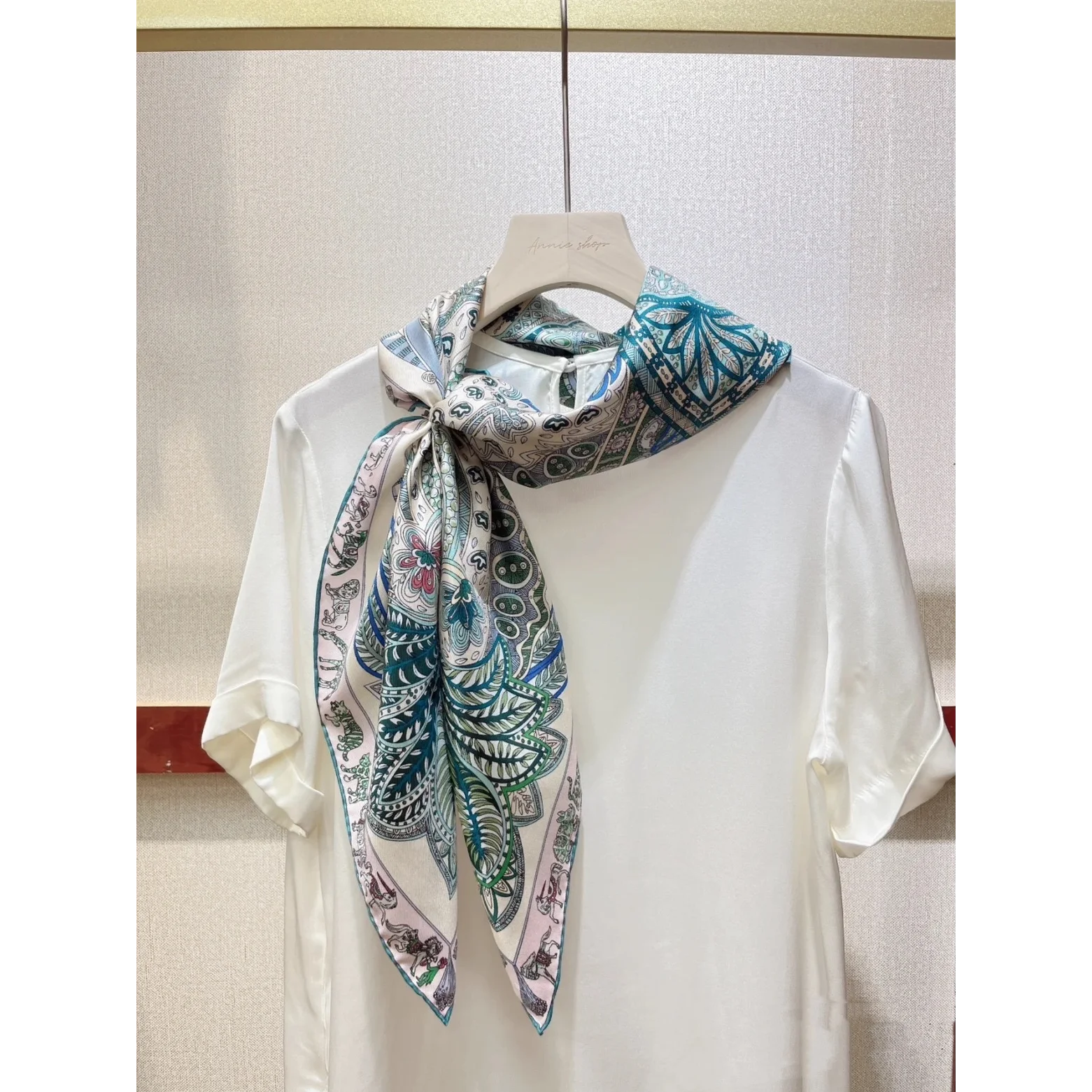 ele-4-momme-silk-twill-scarf-silk-awl-spring-versatile-large-scarf-faionable-printed-wrap-for-all-ages