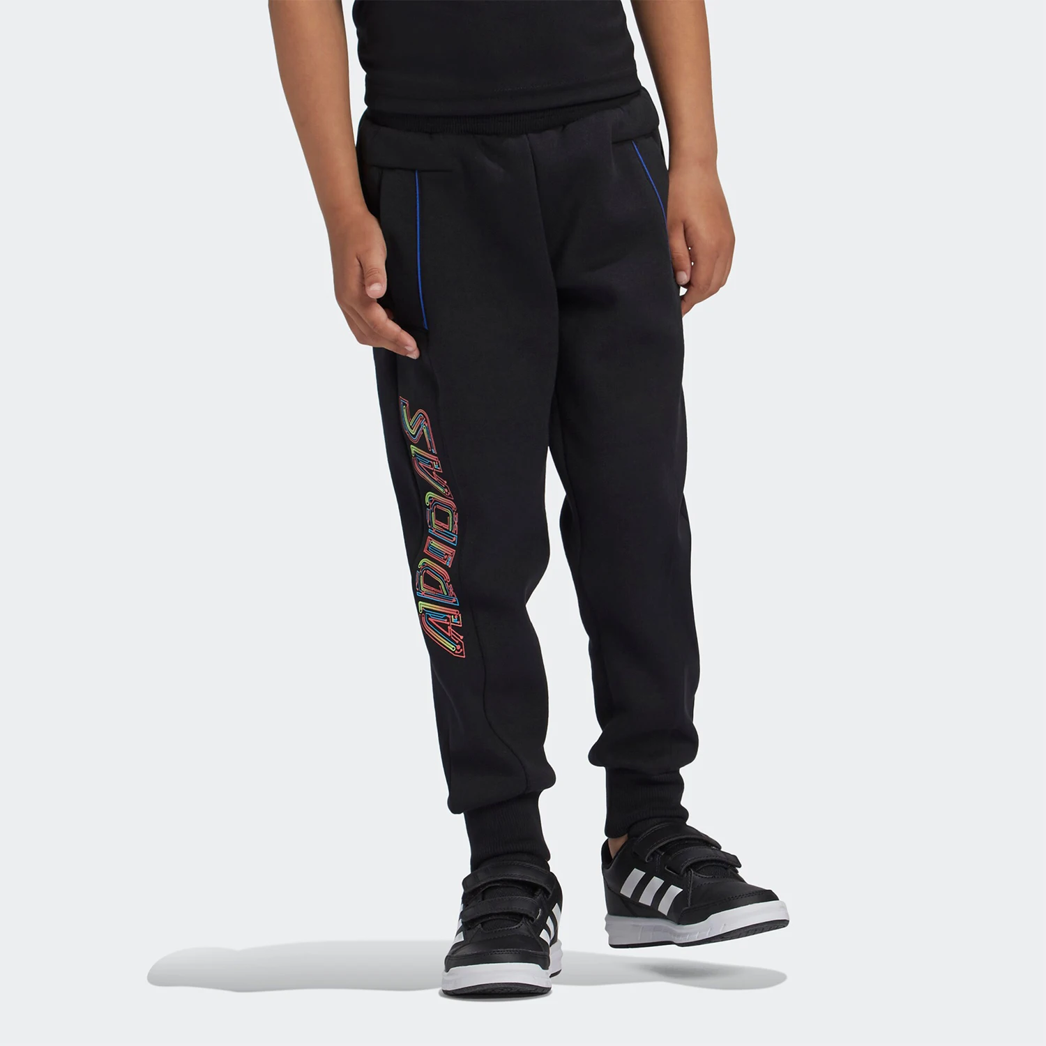 

Детские осенние спортивные брюки Adidas Originals Authentic New Season GG3575