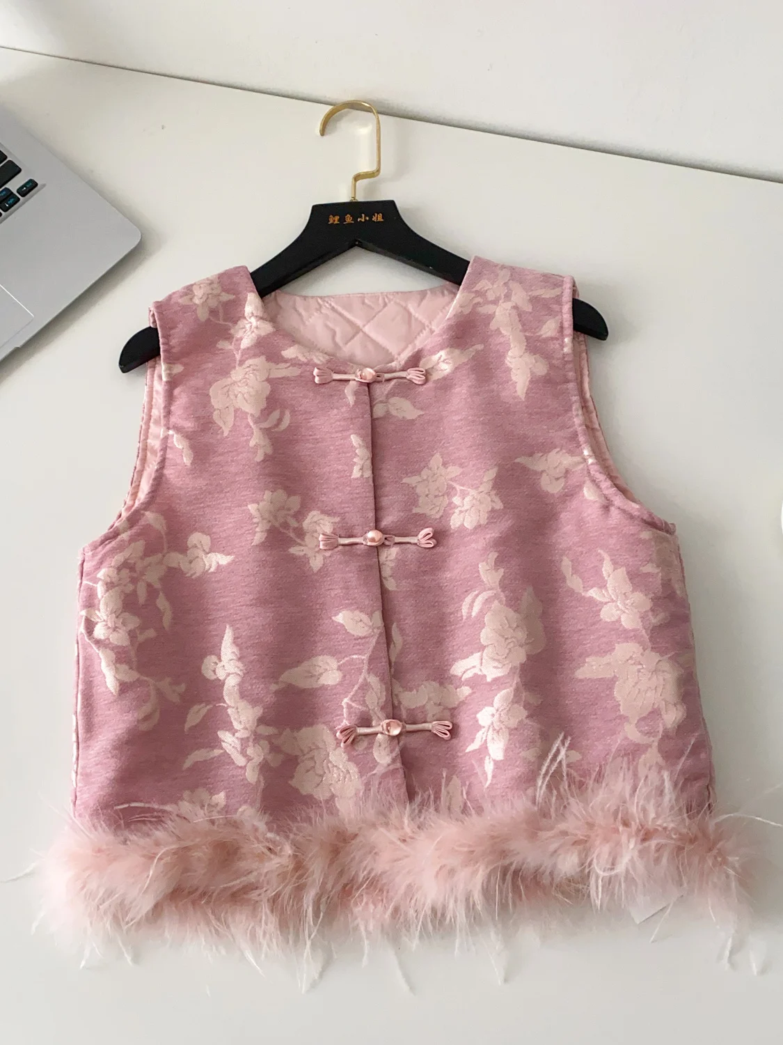 

Ретро китайский дизайн, круглый жилет на пуговицах Ne Svel, женская пушистая лоскутная верхняя одежда, гладкий атласный жилет для поездок на работу