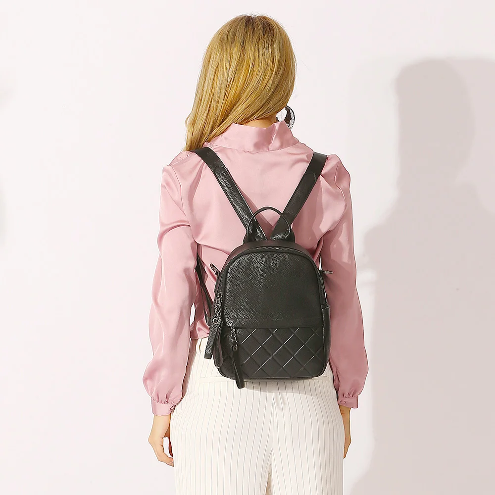Zency Classic Daypack Women's Small Backpack Genuine Leather Multi-pocket Roomy Satchels for Girls Satchels Chic Shoulder Bags