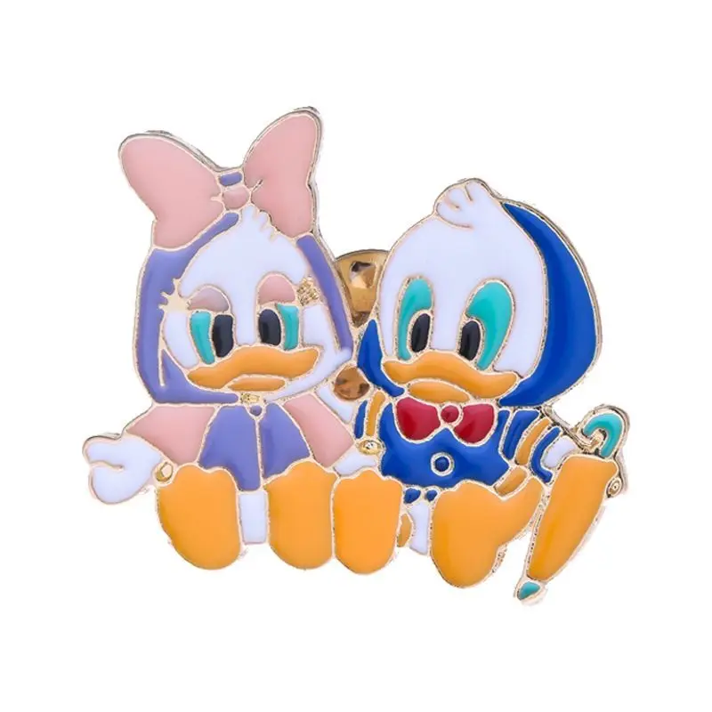 Broszka z kreskówki Disneya Kubuś Puchatek, kreatywna, kawaii, dla chłopców i dziewcząt, delikatny dodatek, zawieszka, prezent na Boże Narodzenie.