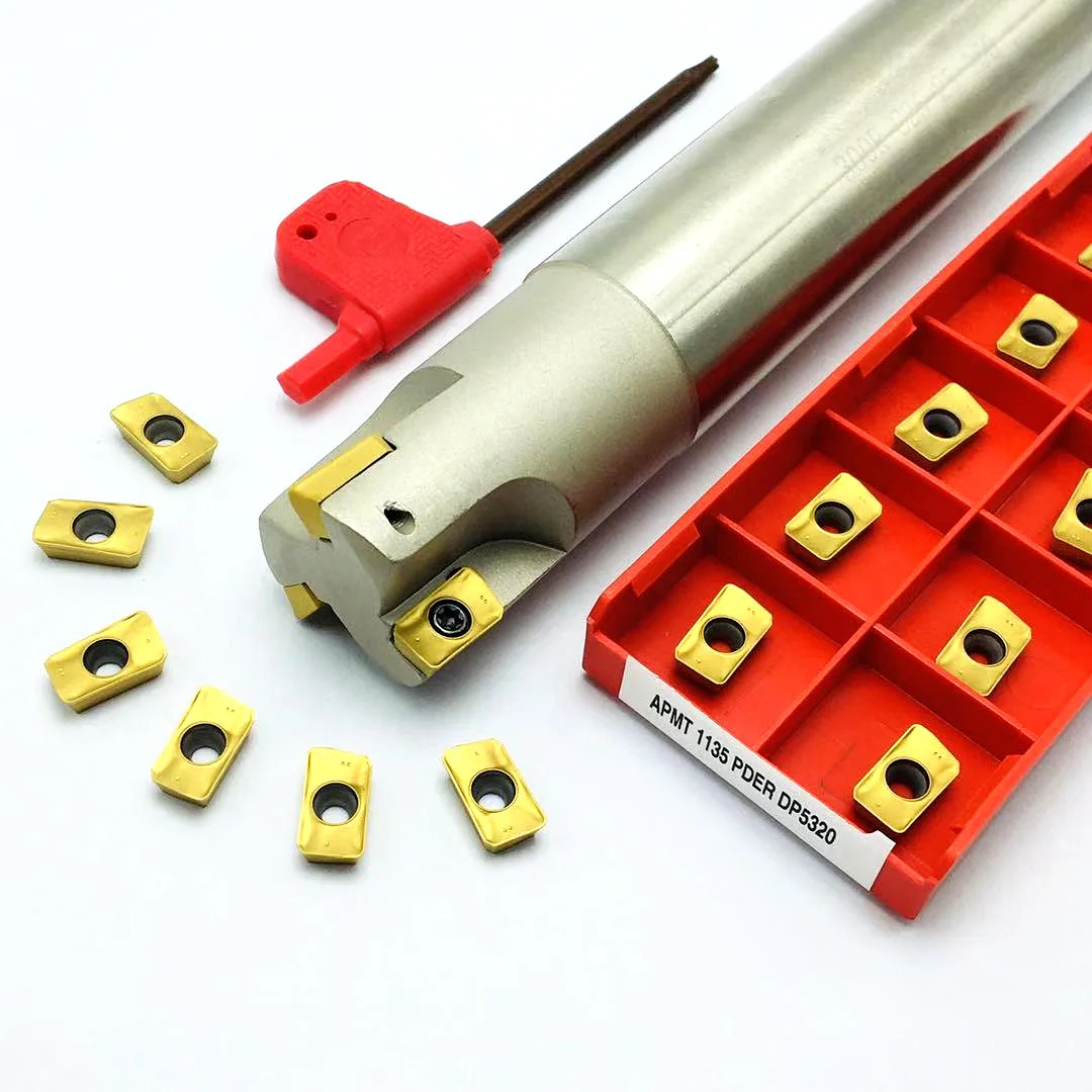 Carburo DCMT070204 UE6020 DCMT070204 VP15TF utensile per tornitura di metalli esterni fresatrice utensile CNC